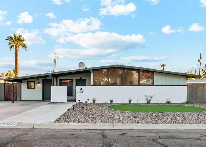 Apartment Mid-century Modern Casita
